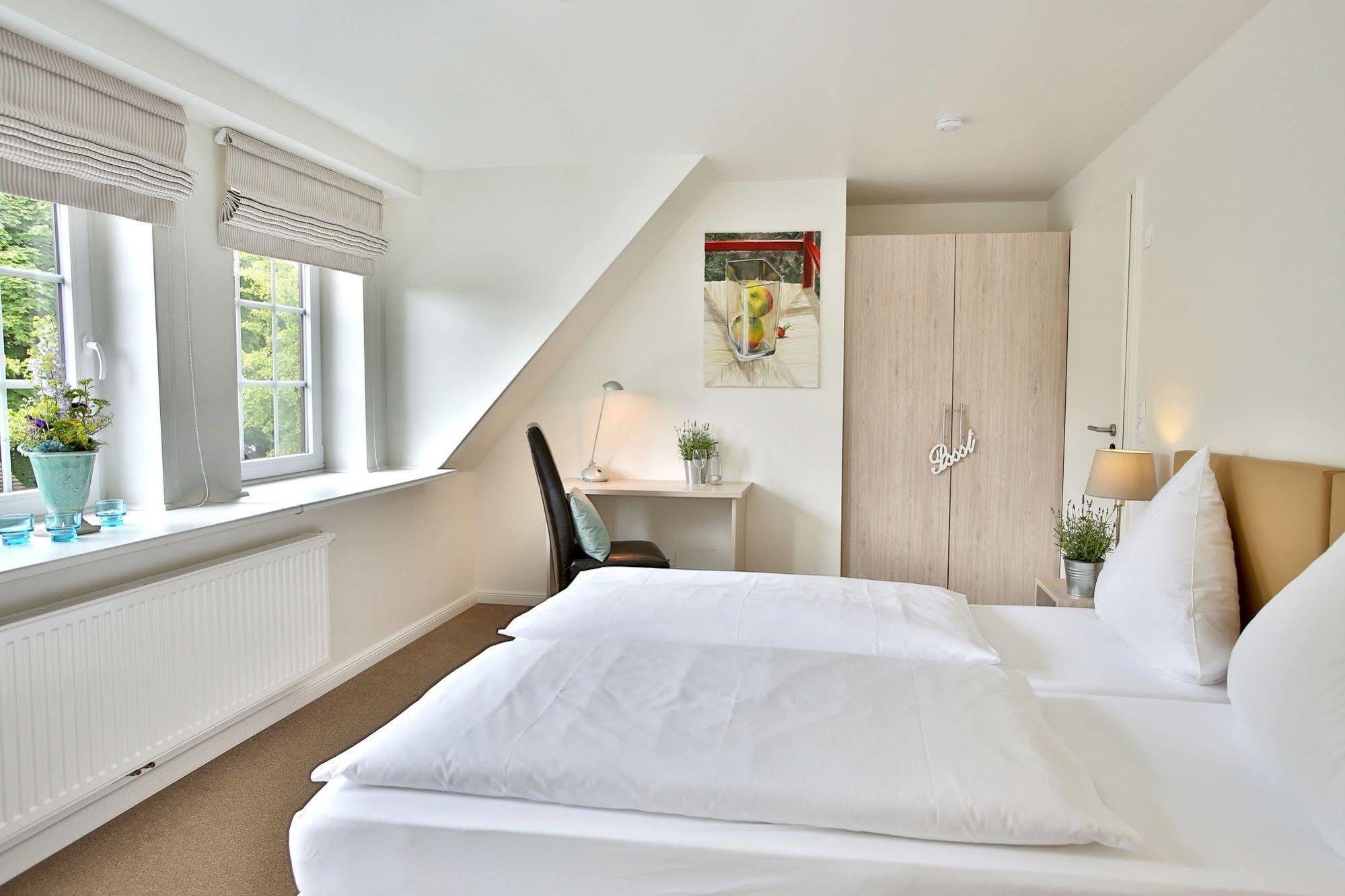 Bergers-Landgasthof Enge-Sande Buitenkant foto